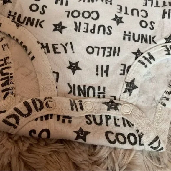 Hunk Hi Little Dude Hey Cute Super Cool Bodysuit - Picture 4 of 7